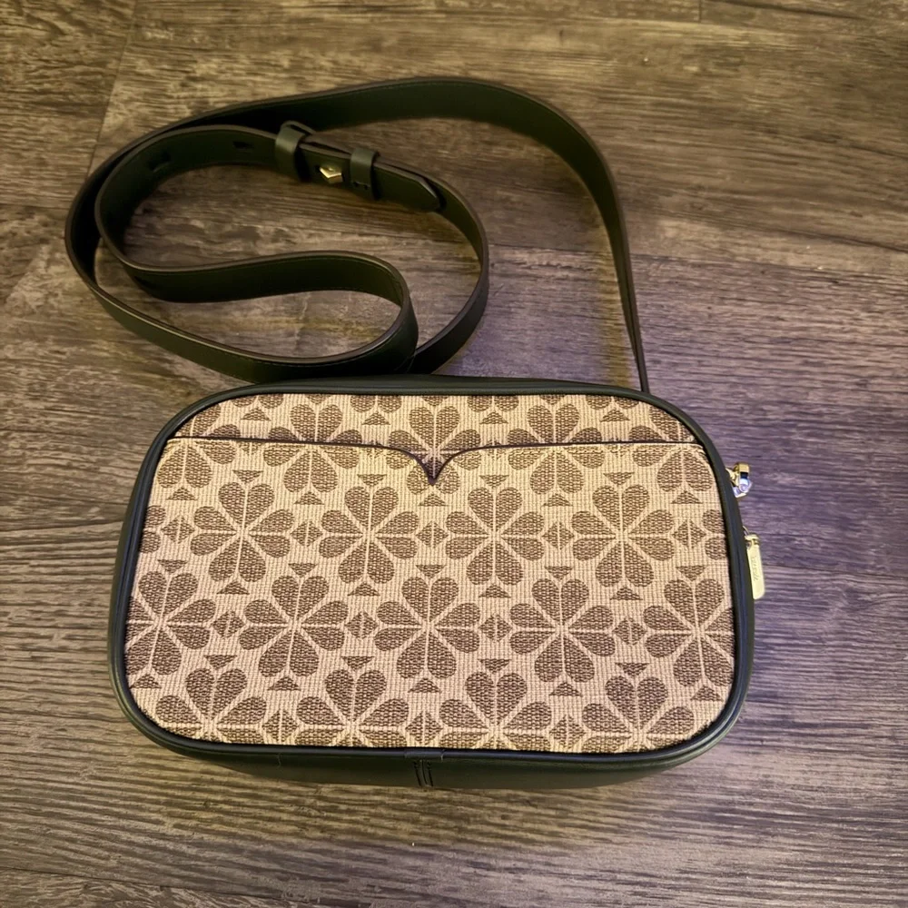 Kate Spade spade flower coated canvas infinite medium camera bag - Picture 2 of 7